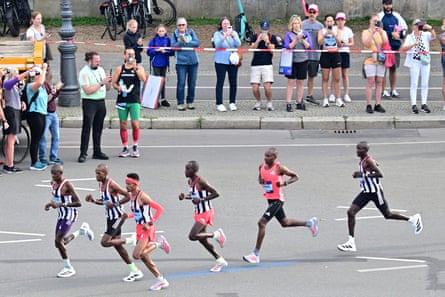 Sabastian Sawe runs the Berlin Marathon