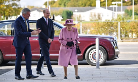 The Queen and Prince William with the chief executive of the Defence Science and Technology Laboratory, Gary Aitkenhead, at Porton Down.