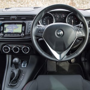 Alfa Romeo Giulietta interior