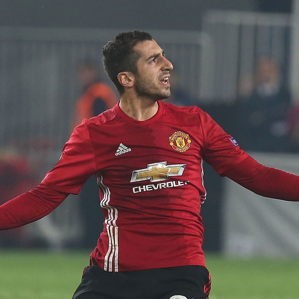 Mkhitaryan quits national team to spend more time with Mourinho