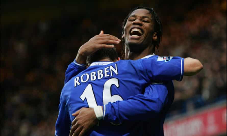 디디에 드록바(Didier Drogba)와 아르옌 로벤(Arjen Robben)과 같은 세계적 수준의 영입을 지켜보고 2005년 이곳에서 골을 축하하는 것은 첼시 팬들에게 희소식이었습니다.