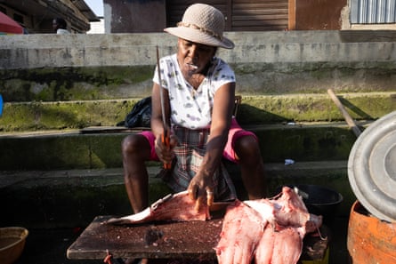 Most of the vendors in the market square are older women. 05, December, 2022. Guapi, Cauca. Fernanda Pineda Guapi, Cauca. Fernanda Pineda
