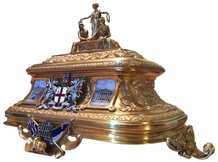 The front of the Entente Cordiale casket.