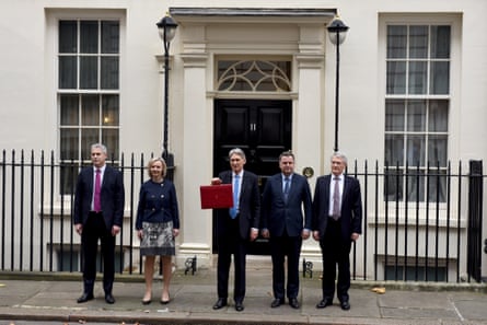 Chancellor Philip Hammond, centre, with Treasury secretaries (l to r) Stephen Barclay, Liz Truss, Mel Stride and Andrew Jones in 2017 before presenting the government’s autumn budget.