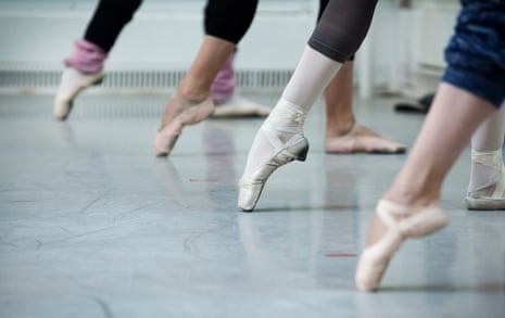 The author notices how dancing en pointe ‘weaponises’ ballet for adolescent girls