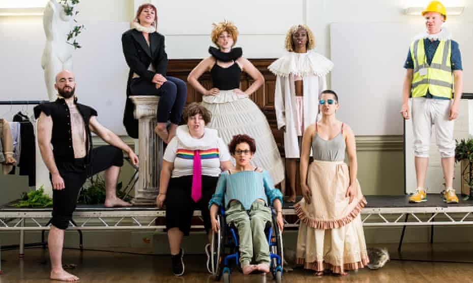 "Todo comienza con cómo nos miramos unos a otros"... ensayos para The Family Sex Show.