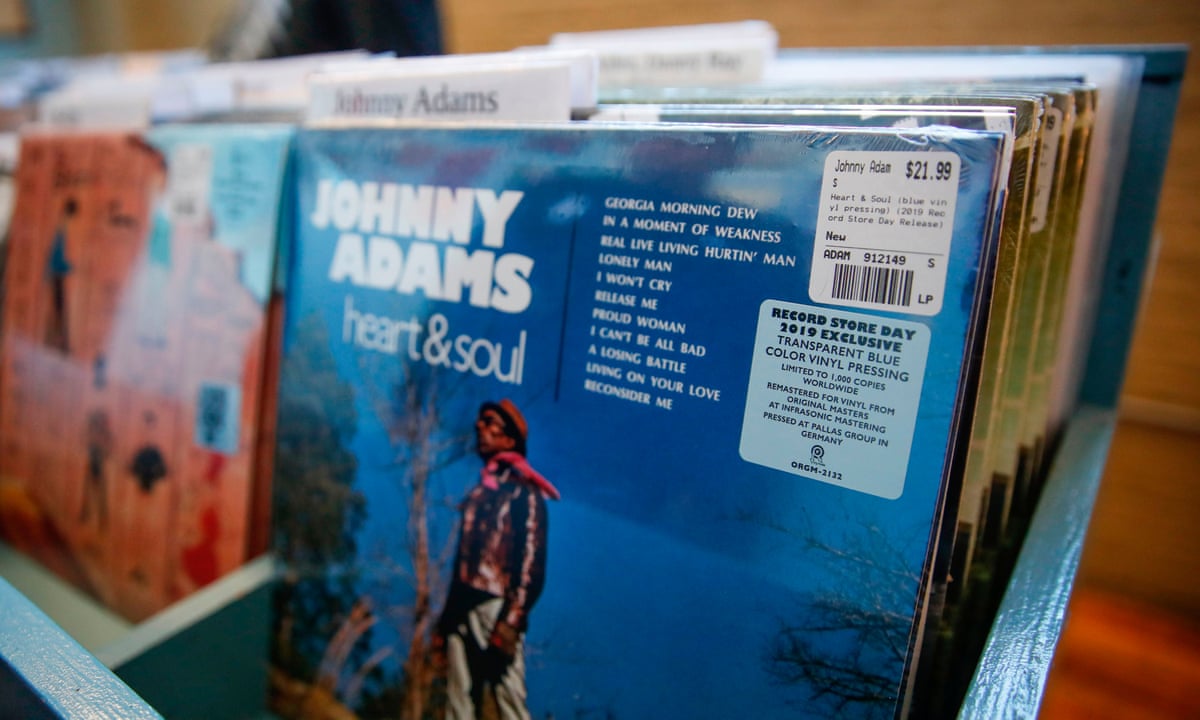 Vinyl Records Outsell CDs for First Time Since 1987, Smart News