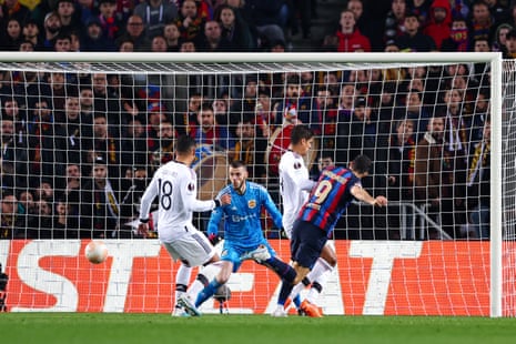 Barcelona 2-2 Manchester United: Europa League knockout round playoff, first leg – live reaction | Europa League 4 Raphinha levels it for Barcelona!
