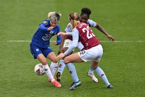 Ji So-Yun of battles for possession with Nadine Hanssen and Anita Asante.