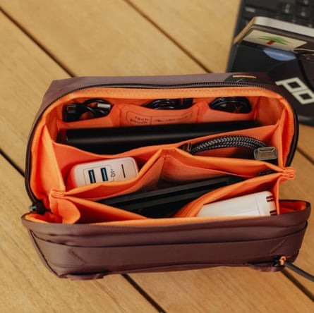 عکس کیف تکنولوژی Peak Design