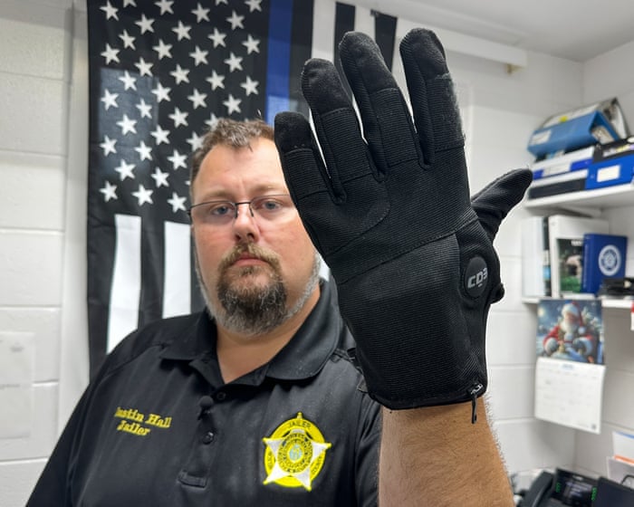 Electric-shock gloves ICE plans to use inflicted intense pain in army study