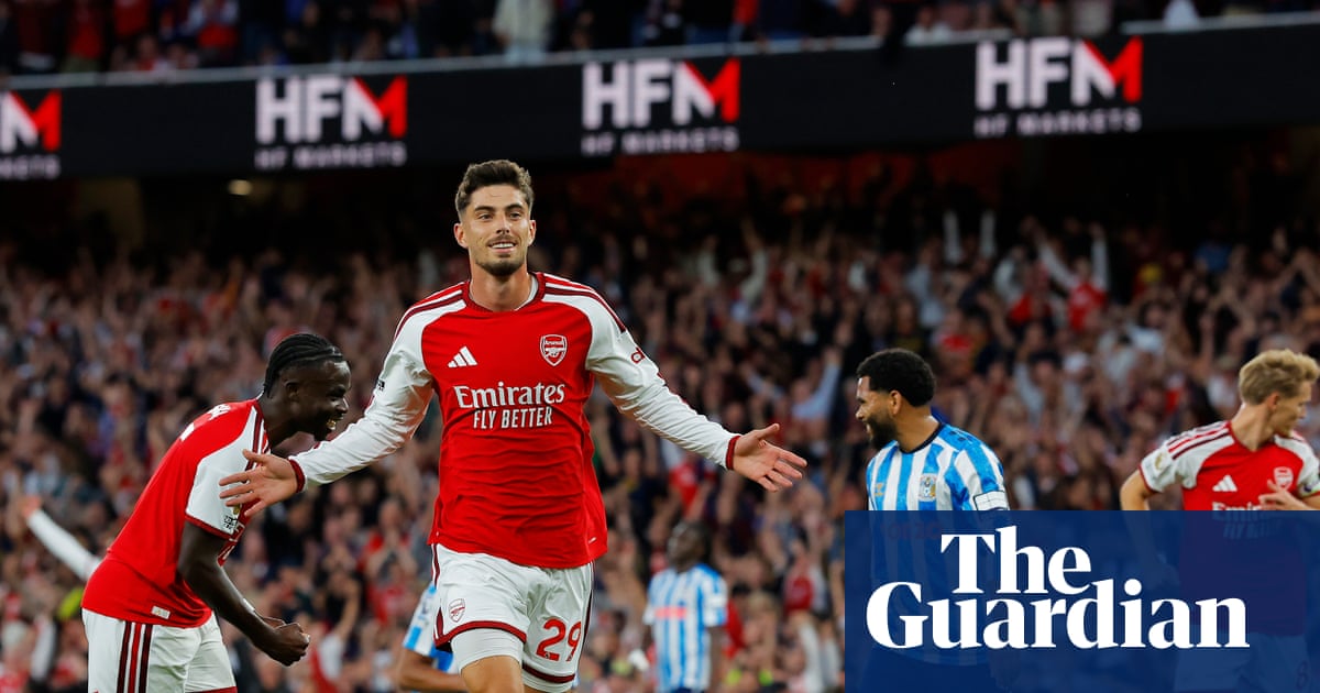 Arsenal sweep Coventry aside to start Premier League title defence in style