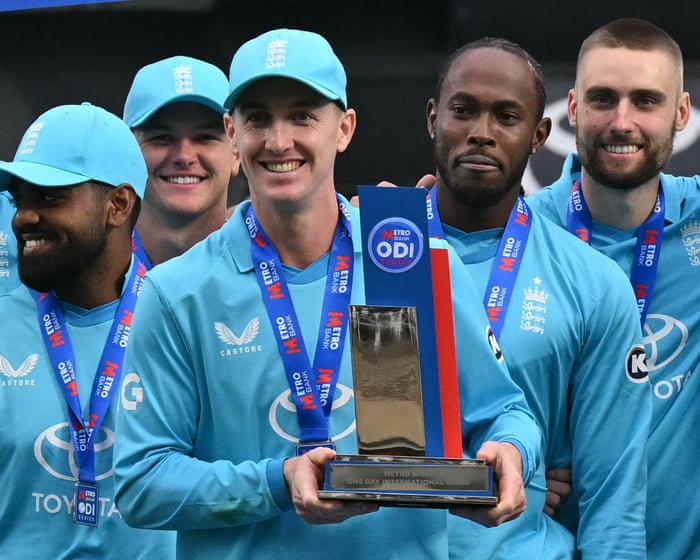 England demolish Sri Lanka in ODI series decider as Banton bashes maiden ton