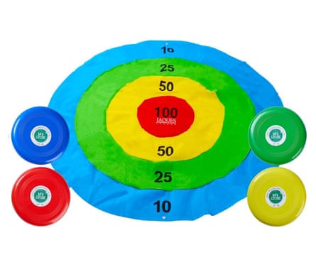 Mat with coloured rings on in form of an archery target, and four coloured discs.