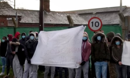 Protesters at Napier barracks asylum site during the Covid pandemic in January 2021.