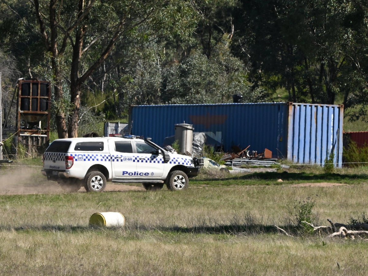 An isolated property, a morning standoff and an armed fugitive: Dezi Freeman's final hours | Porepunkah shooting | The Guardian