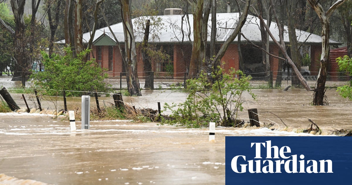 Danger period: Victoria and Tasmania on high flood alert as rivers rise rapidly after heavy rain