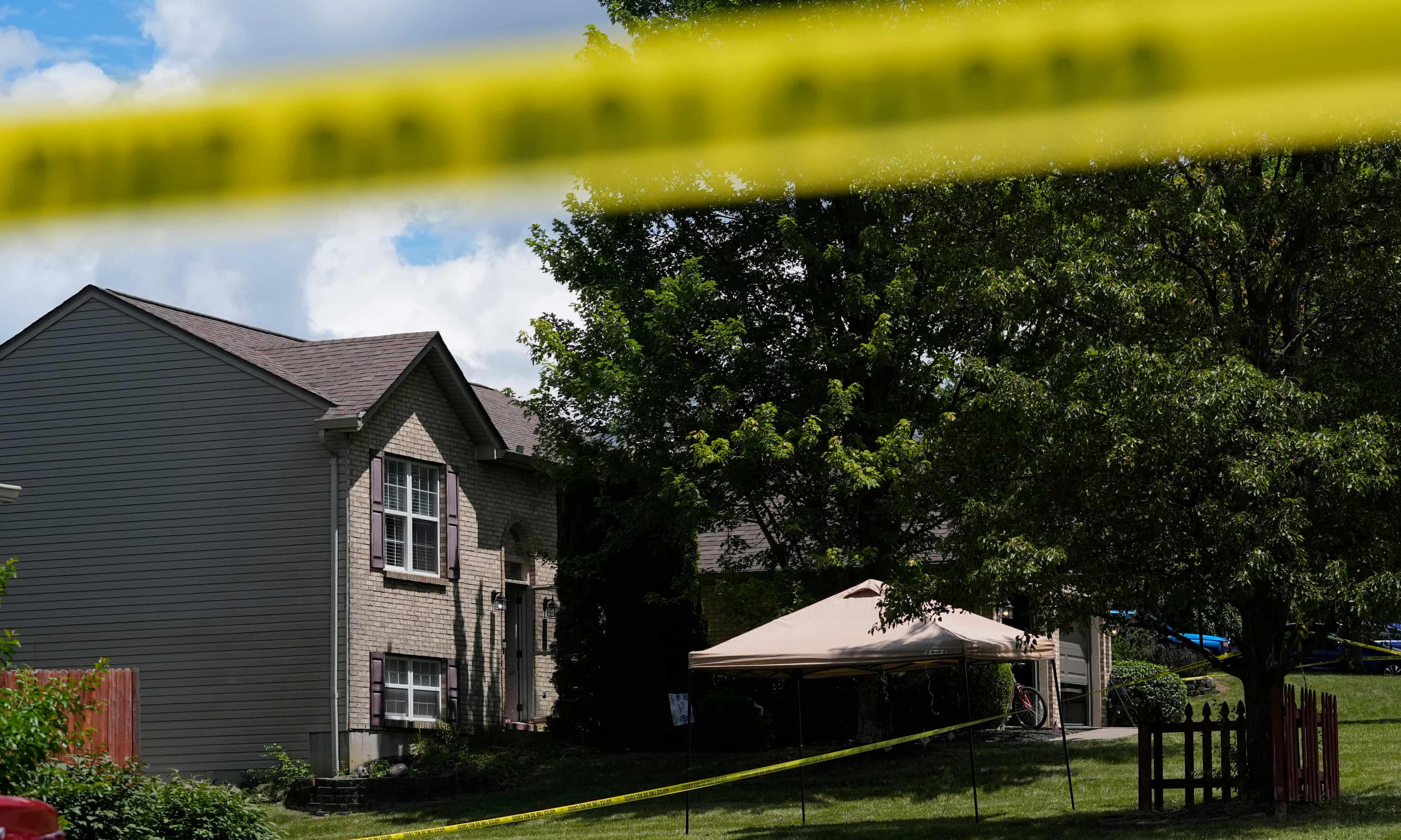 Four killed and three wounded in shooting at Kentucky party (theguardian.com)