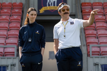 Tanya Reynolds and Jason Sudeikis in Ted Lasso.