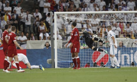 Real Madrid’s Gareth Bales scores an overhead kick.