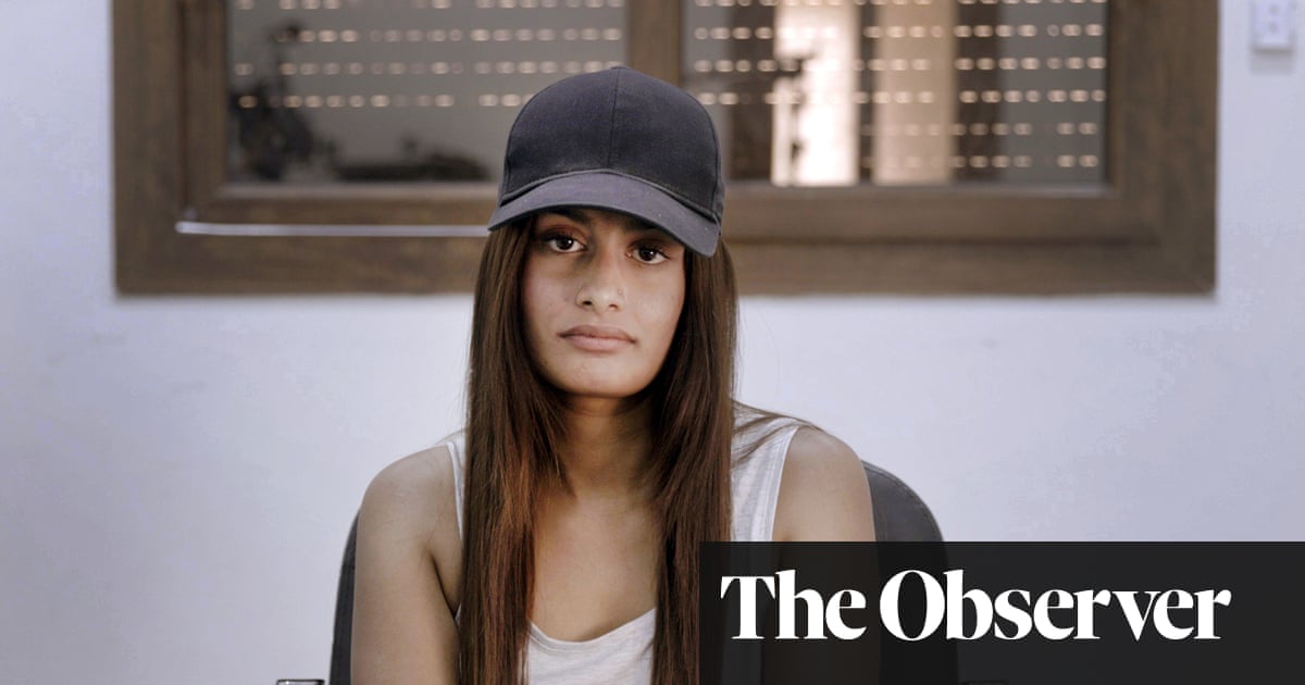 Surge in number of Britons fighting to hold on to their citizenship