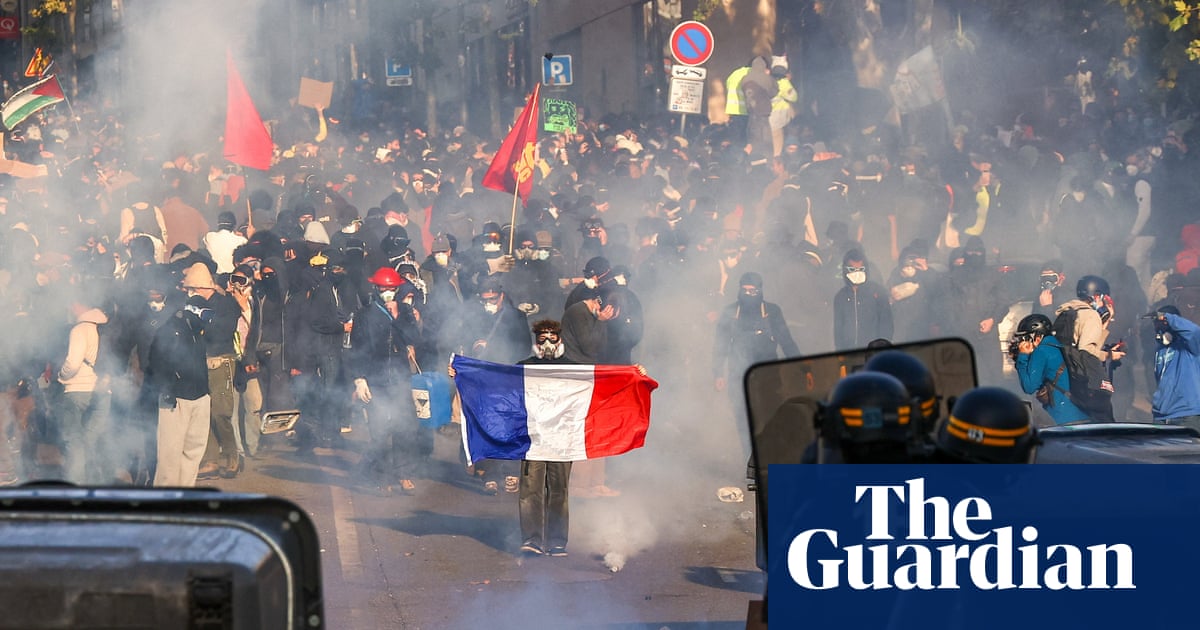 Major protests in Paris and other French cities in challenge to Macron