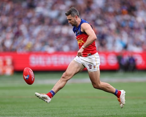Conor McKenna runs inside-50 and chips over the top