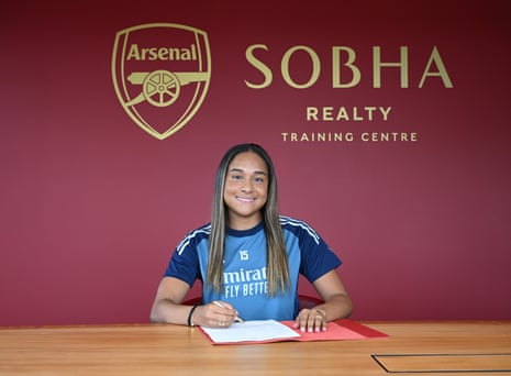 Olivia Smith signs for Arsenal astatine Sobha Realty Training Centre