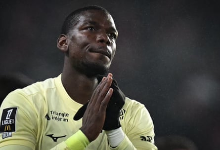 Paul Pogba gestures to fans after making his return to football with Monaco at Rennes.