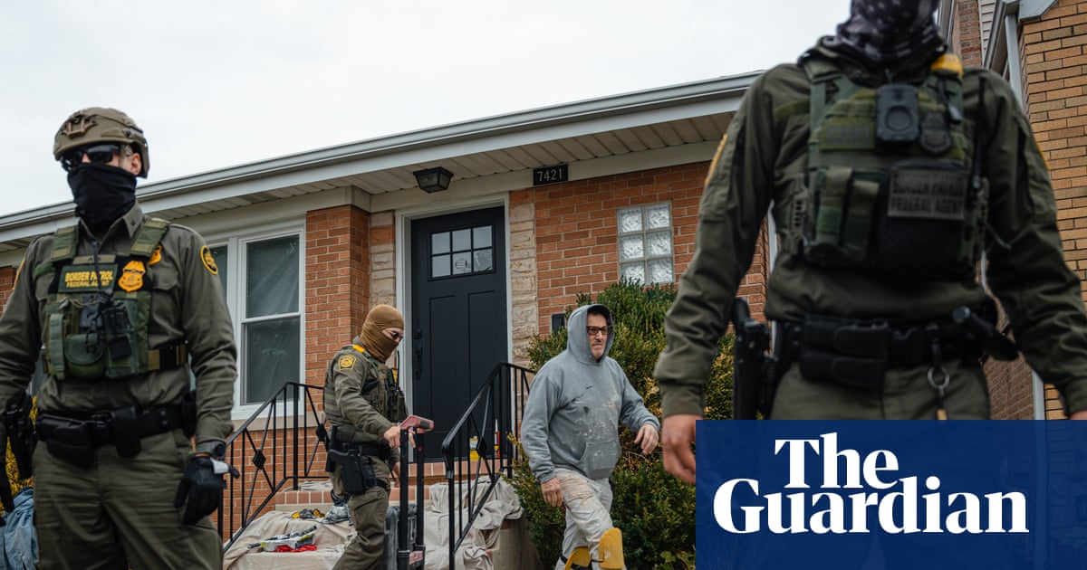 Trump's immigration raids continue through Halloween in Chicago and Los Angeles