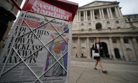 London's Evening Standard newspaper, with the headline "Pound hits all-time low in backlash at Kwasi tax cuts" on display outside the Bank of England