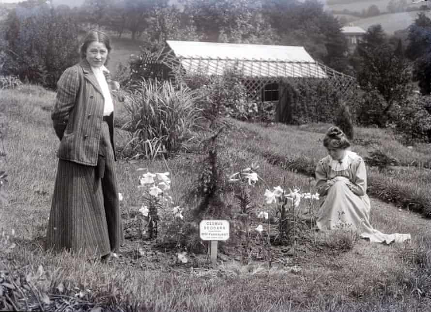 Adela Pankhurst and Annie Kenney