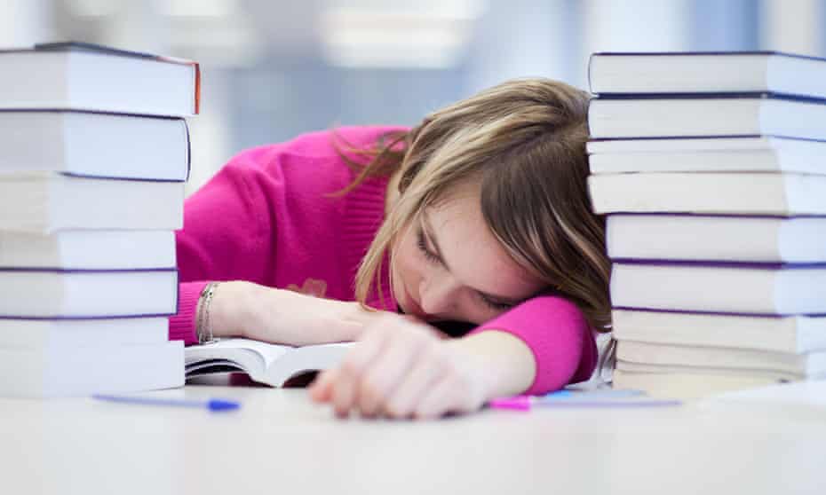 High schoolers were getting an average of 6.7 hours of sleep per a night – well below the recommended nine-hour benchmark, which only 7% of students were hitting. 