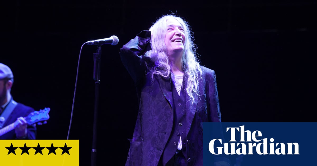 Patti Smith review – communing with a rock’n’roll seer