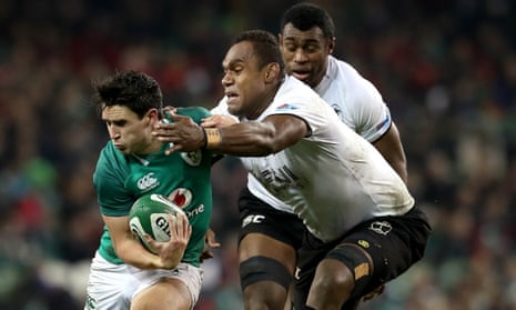 Ireland’s Joey Carbery impressed Joe Schmidt as Johnny Sexton’s replacement at No10 against Fiji before suffering the injury that will end his autumn international series. 