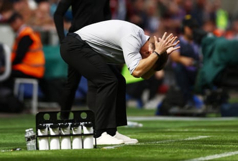 Matthias Jaissle holds his head in his hands