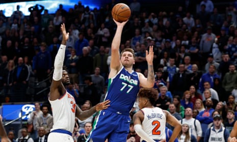 Doncic finishes 1 assist shy of triple-double, Mavs topple Suns in Game 3