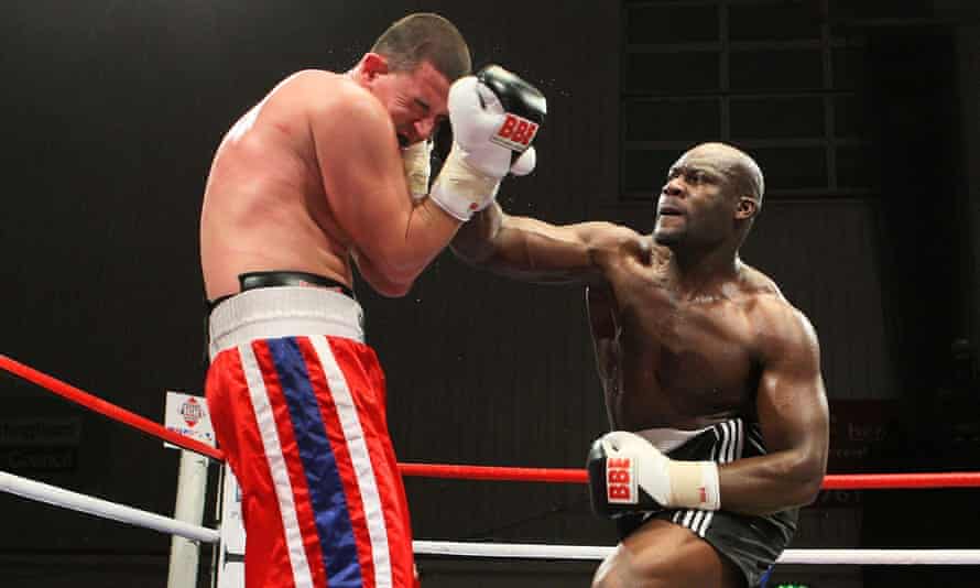 Larry Olubamiwo defeats Yavor Marinchev at the Harvey Hadden Leisure Centre, Nottingham in 2009