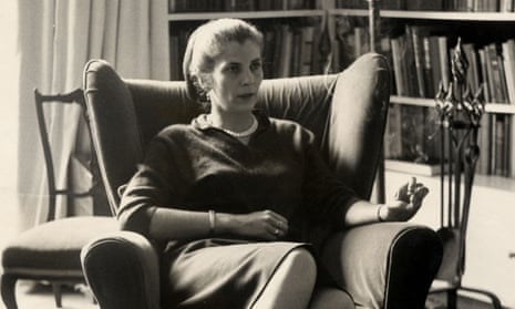 Writer Elizabeth Jane Howard in 1962.