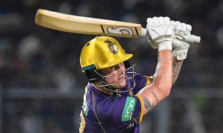 Jason Roy frappe pour les Kolkata Knight Riders dans l'IPL à Eden Gardens à Kolkata.
