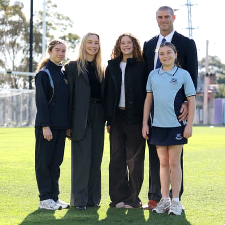 King with his family – daughters Charlie, Willow and Harper, and his wife Kirsten.