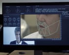 Synthetic Sincerity incelemesi – Marc Isaacs’ın AI sorgulaması kimlik ve varoluşla yüzleşiyor