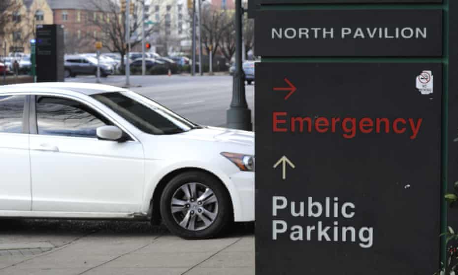 A car pulls into the emergency room entrance at UAB Hospital in Birmingham, Alabama, January 2022.