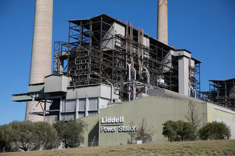 Liddell coal-fired power station, which representatives from AGL say should be shut.