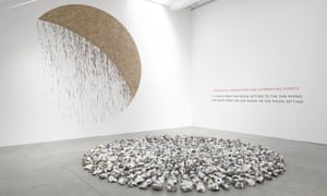 Miraculous ⦠Gravity Crescent, 2018, painted in Avon mud, on show at Richard Longâs exhibition Circle to Circle.