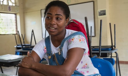 Zunilda Moreno, a psychology student, speaks at El Tigre school.