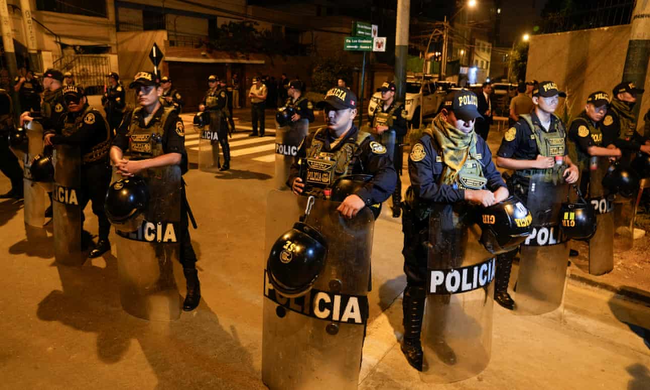 Casa del presidente de Perú registrada en busca de relojes de lujo