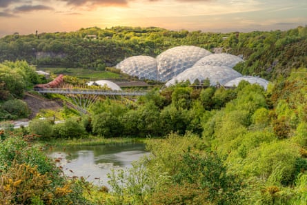 View over the Eden Project compound in Cornwall, England, UK2BXX21D View over the Eden Project compound in Cornwall, England, UK
