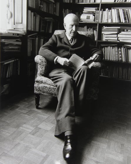 Vicente Aleixandre in his library