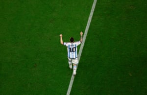 Messi points to the sky